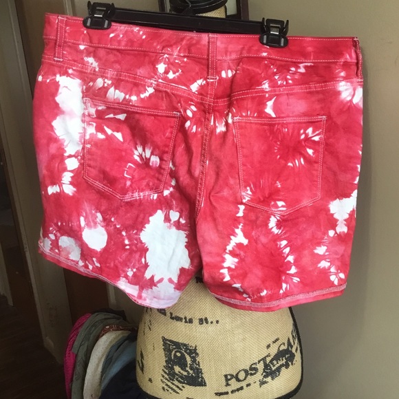 Upcycled tie dye shorts - Picture 4 of 6